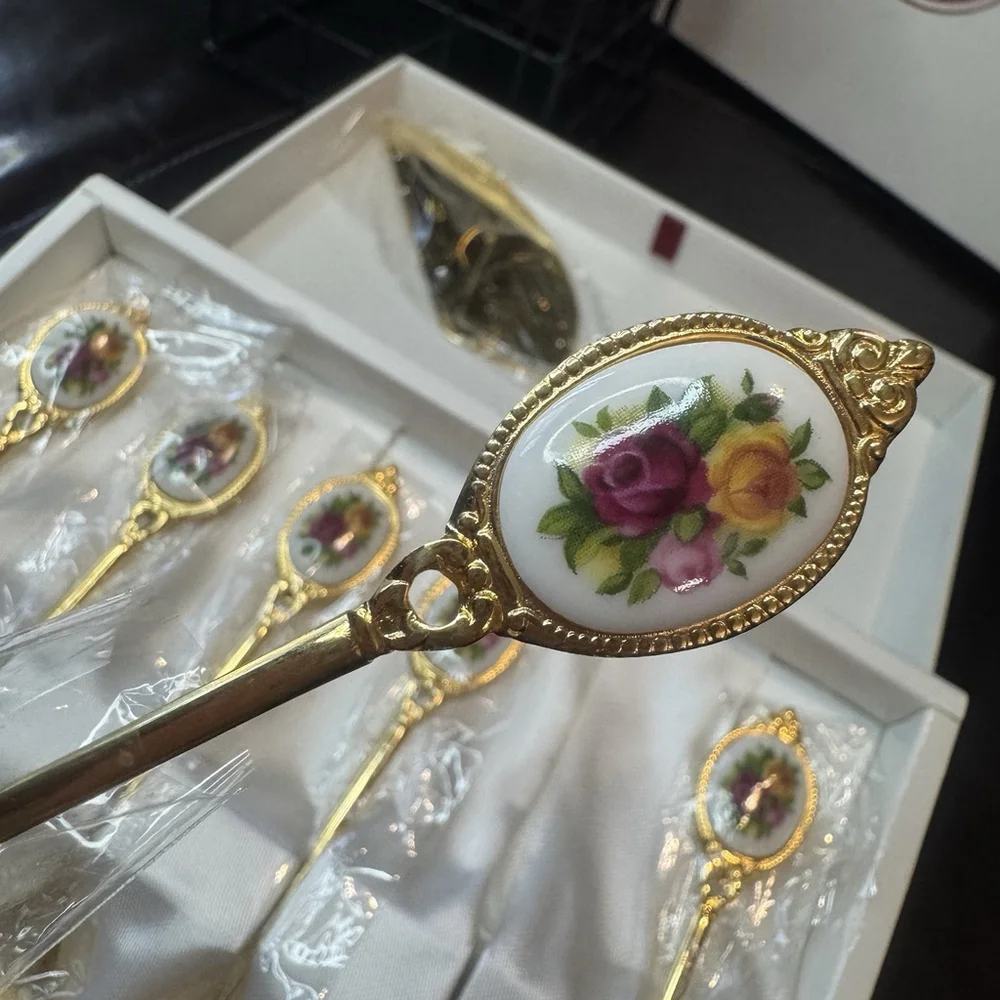 Vtg New Royal Albert Old Country Roses 6 Gold Plated forks 1 cake server Set